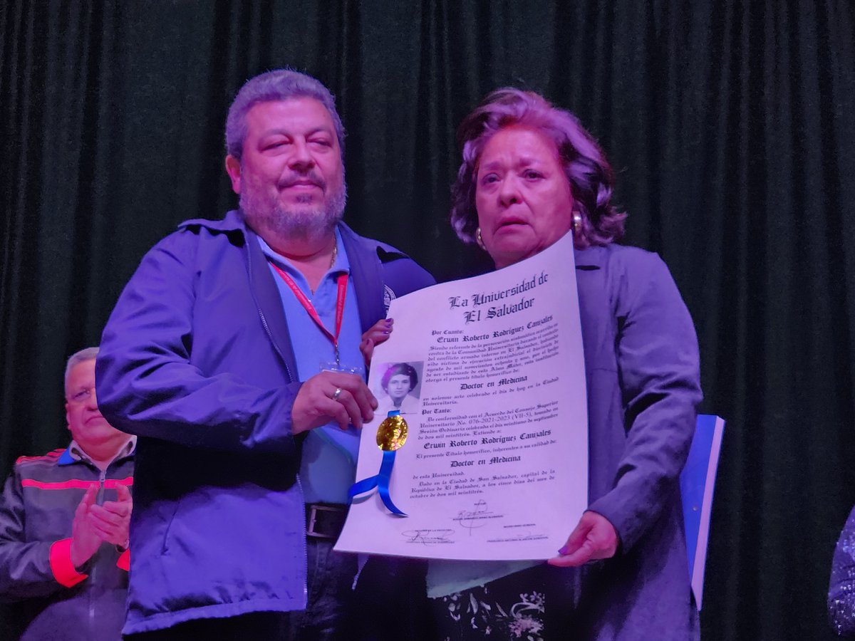 VOCESDiarioSV's tweet photo. #ElSalvador | También los estudiantes de Medicina: Miguel Ángel García Aguirre, Erwin Roberto Rodriguez Canizales y Carlos Antonio Mendoza Valencia. https://t.co/PACzIlzkym