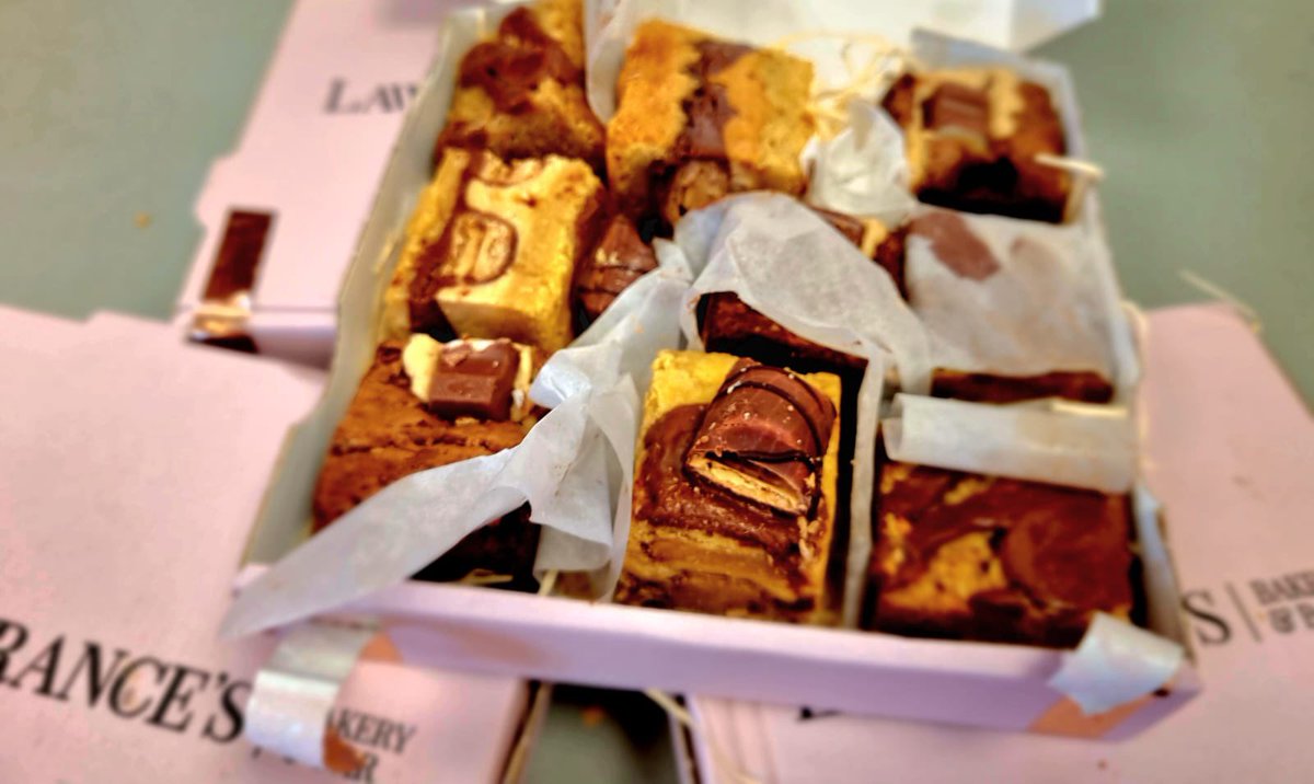 kpdouglass's tweet photo. Thank you to @roselandtrust for the delivery of cakes to thank all of our staff for their hard work. They were enjoyed by all and a celebration of our excellent Year 6 SATs results. https://t.co/1y3hZzUDVi