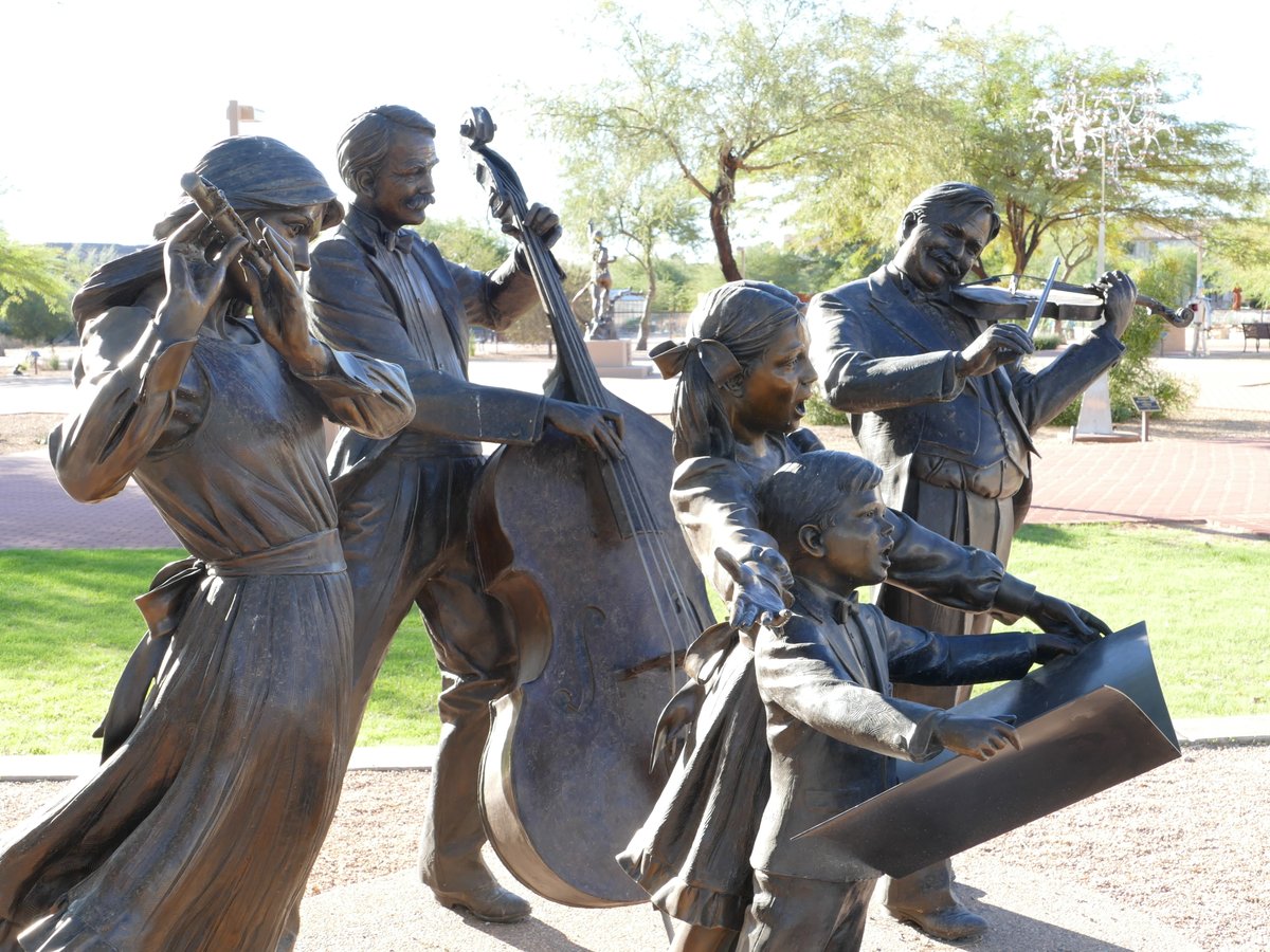experiencefhaz's tweet photo. Do you care about local art in your community? Tell us below in the comments! https://t.co/ewrQivUFa8 #fountainhills #localart #arizonasbest https://t.co/OT2brliwWn