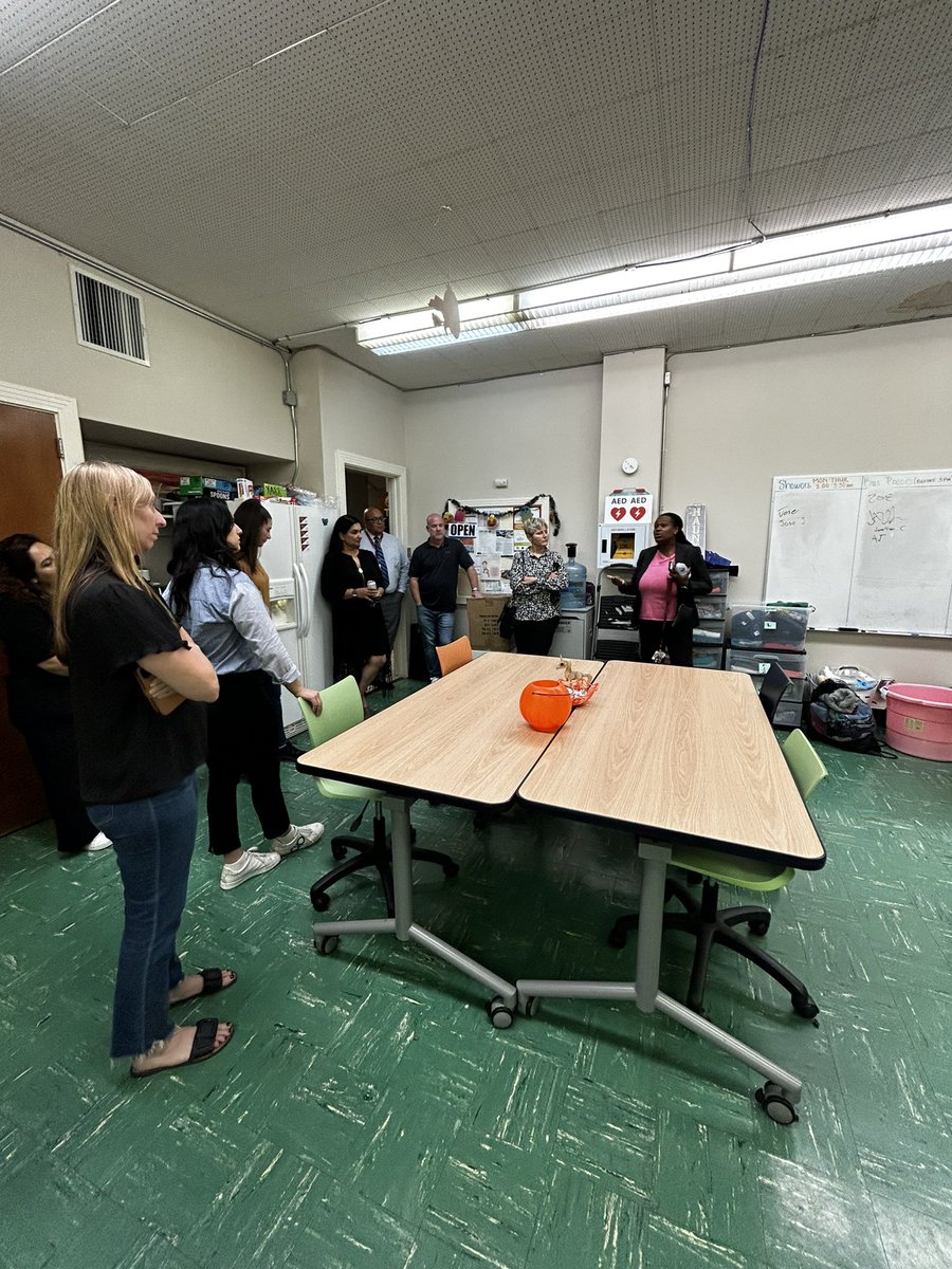 Former Councilwoman Yassamin Ansari (@teamyassamin) on Twitter photo <a href="/ThriveYouthSA/">Thrive Youth Center</a> <a href="/CorazonSATX/">Corazon San Antonio</a> Stop Number 3️⃣ <a href="/SAMMinistries/">SAMMinistries</a>’ Young Adult Stability and Support Center aka the YASS Center.
Youth are the fastest-growing demographic of San Antonio’s unhoused population.
The day center offers them a safe space to rest — something they're sorely missing on the streets. <a href="/ThriveYouthSA/">Thrive Youth Center</a> <a href="/CorazonSATX/">Corazon San Antonio</a> Stop Number 3️⃣ <a href="/SAMMinistries/">SAMMinistries</a>’ Young Adult Stability and Support Center aka the YASS Center.
Youth are the fastest-growing demographic of San Antonio’s unhoused population.
The day center offers them a safe space to rest — something they're sorely missing on the streets.