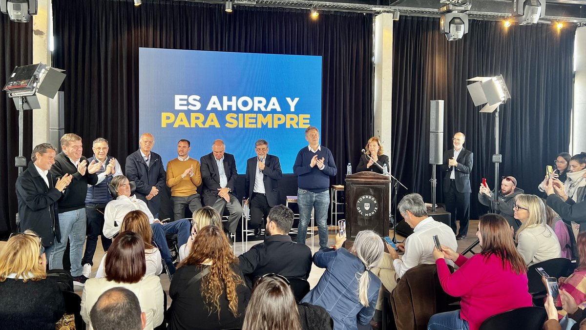 FundacionAlem's tweet photo. Hoy en Mar del Plata presentamos el libro de las fundaciones de Juntos por el Cambio, fruto de un trabajo coordinado por varios años con los integrantes de los partidos que integran nuestra coalición. 

Estamos preparados para gobernar y llegamos con consensos sobre los grandes temas. 

En su exposición @agustincampero habló sobre el capítulo de Educación: 

1. Vamos a trabajar para que los chicos de primer grado terminen el año sabiendo leer, escribir y calcular. Esa es la base para todos los aprendizajes posteriores. Si se retrasa la alfabetización, se retrasa todo. Esos son años clave, ahi está la curiosidad, la memoria, la creatividad. 

2. Vamos a implementar un sistema de información educativa nominal, digital y en tiempo real. Para saber si los chicos están yendo a clase, si se cumplen los 190 días, si los resultados de aprendizaje requieren refuerzos, para ver dónde poner los recursos para que den frutos. 

3. Convocamos a toda la sociedad argentina a esta gran epopeya. La Educación tiene que ocupar un lugar central.