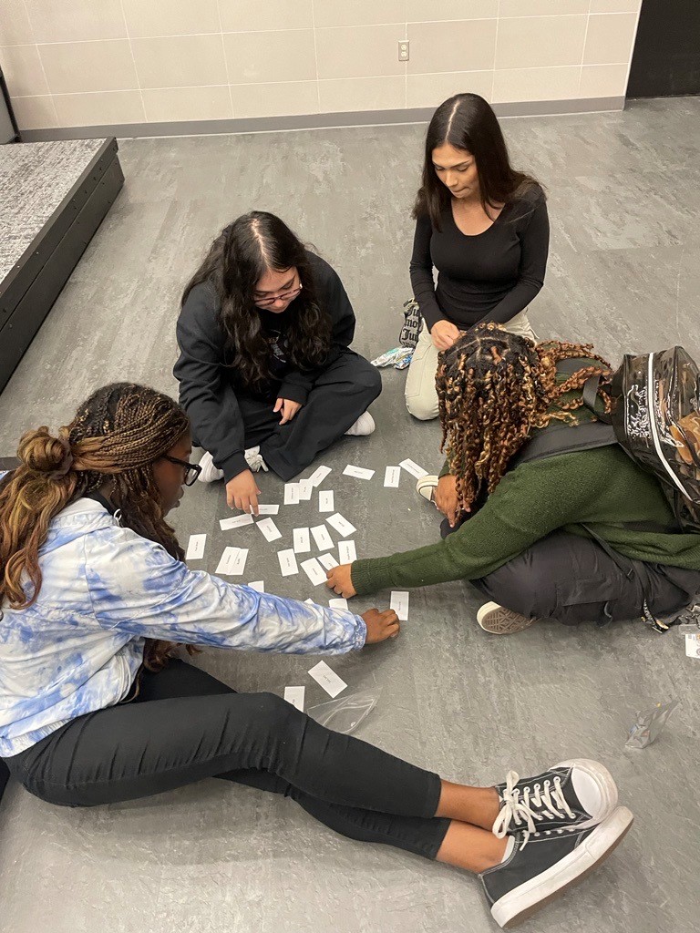 Recently, our Operation EmpowHER participants had real discussions around the gender pay gap & played a salary matching game viewing statistics related to pay. They also practiced the power of networking &worked on their elevator pitches. @GirlsIncDallas @letmisd