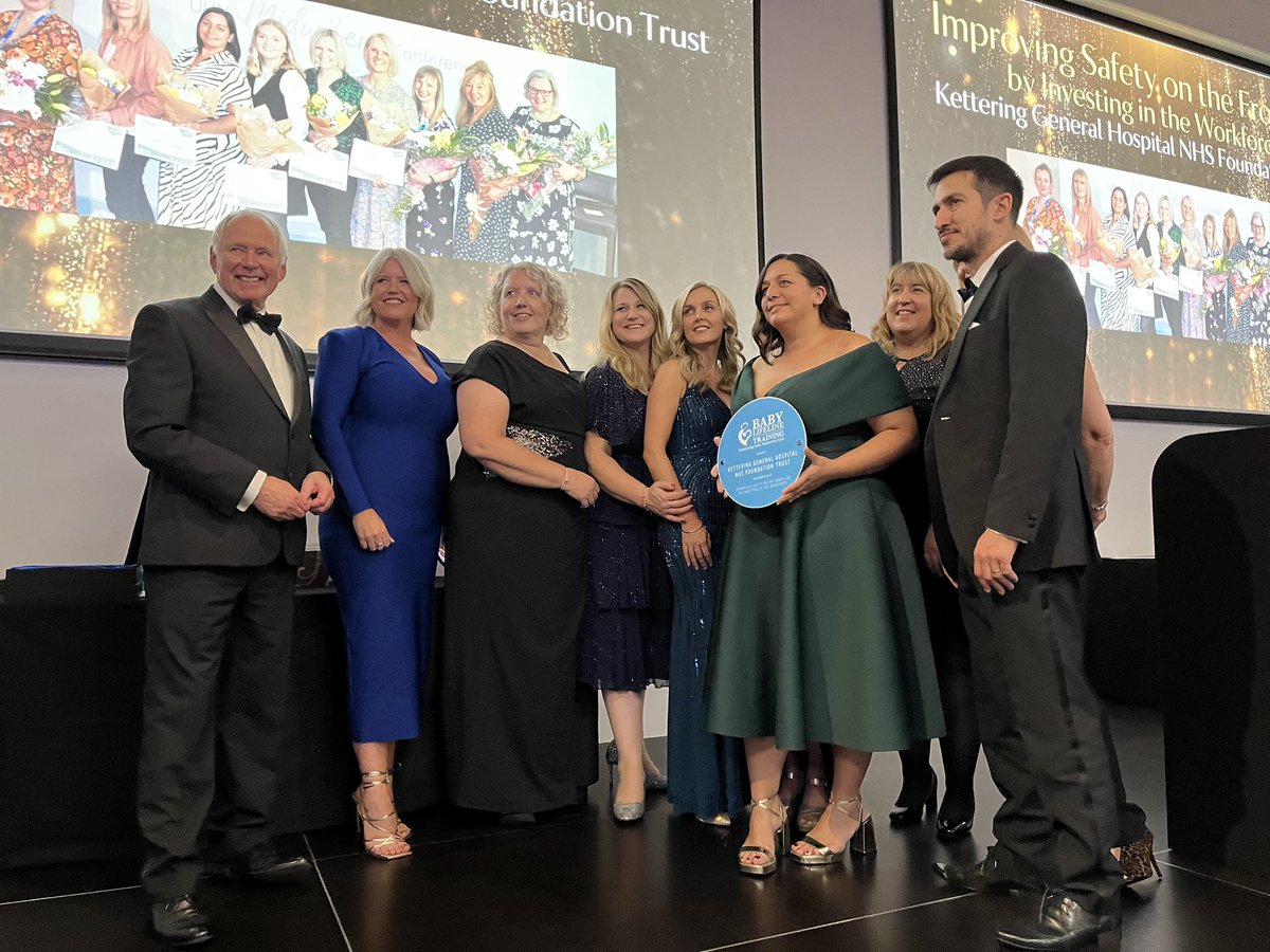 @RCObsGyn @RaneeThakar @morris_ep @SunderlandRoyal @NHSCTrust @NHSTayside @OxfordHealthNHS @DCHFT @HywelDdaHB @EastEnglandAmb Finally, a special award for Improving Safety on the Frontline by Investing in the Workforce, presented by @BabyLLTraining - @KettGeneral Congratulations to all our brilliant winners! & thank you to Nick Owen, @morris_ep & sponsors @LeighDay_Law & @irwinmitchell #MUM2023