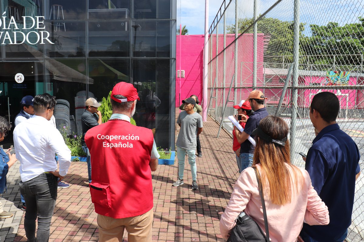 AECIDElSalvador's tweet photo. El proyecto “Operación Urbana Integral de San Salvador 500", forma parte de la Iniciativa @lifecitylife, financiado por la @UEenElSalvador y gestionado por la Cooperación Española (@AECIDElSalvador). #Iniciativa @lifecitylife https://t.co/5GW4bqyQmK