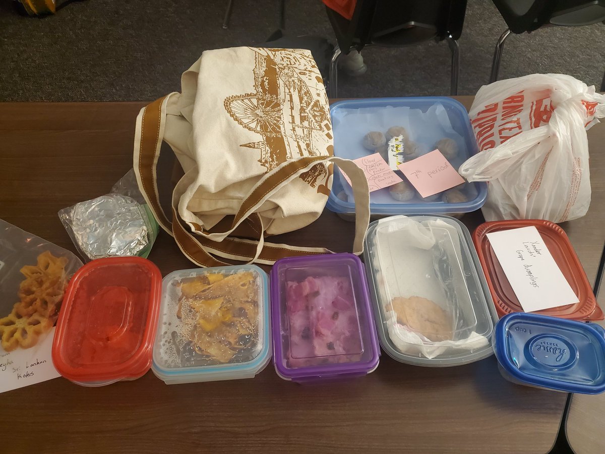 I feel like all I did today was eat! Several students brought in foods from different countries for our Culture Project extension and it was all delicious! These kids have skills in the kitchen!👏🏻🤩