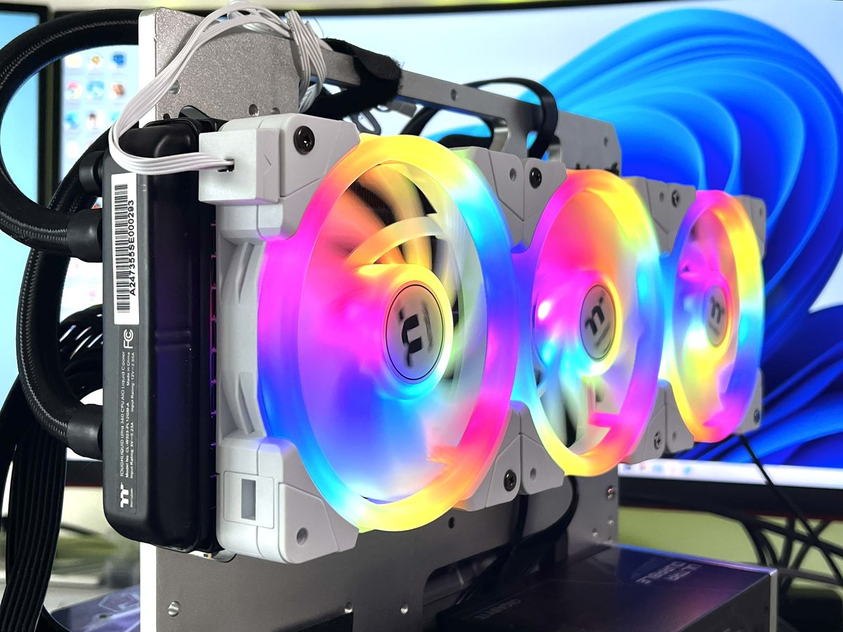 funkykit's tweet photo. Thermaltake Swafan Ex 12 in action! 😍 #thermaltake #swafan #swafanex #cooling #funkykit https://t.co/0Lx6OfSpT8