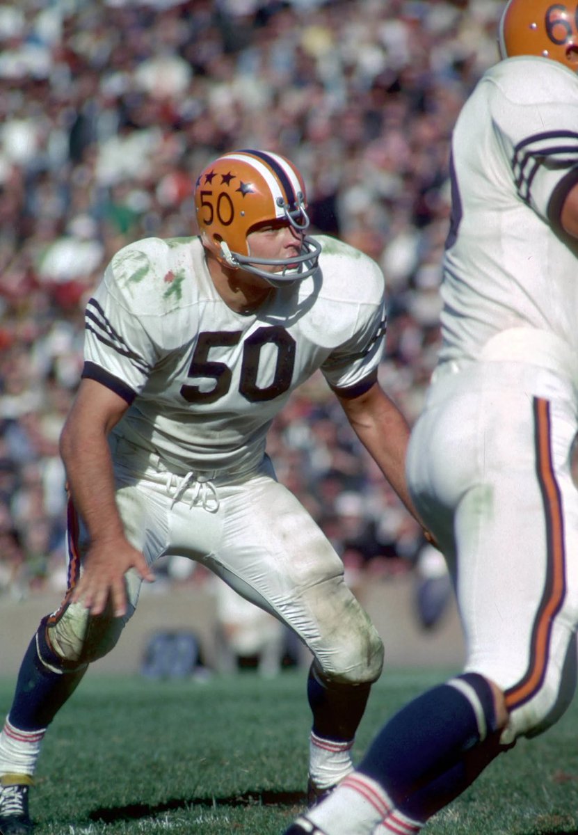 IlliniNewsTweet's tweet photo. To the greatest linebacker ever. Rest in Peace. https://t.co/ZayfKTDg2h