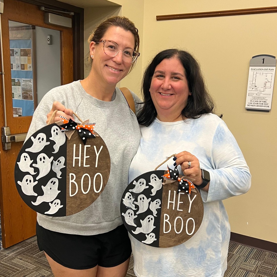 SmithLibRef's tweet image. Look what we made last night at the Nesconset Building! #HeyBoo #SmithLib #LibraryPrograms