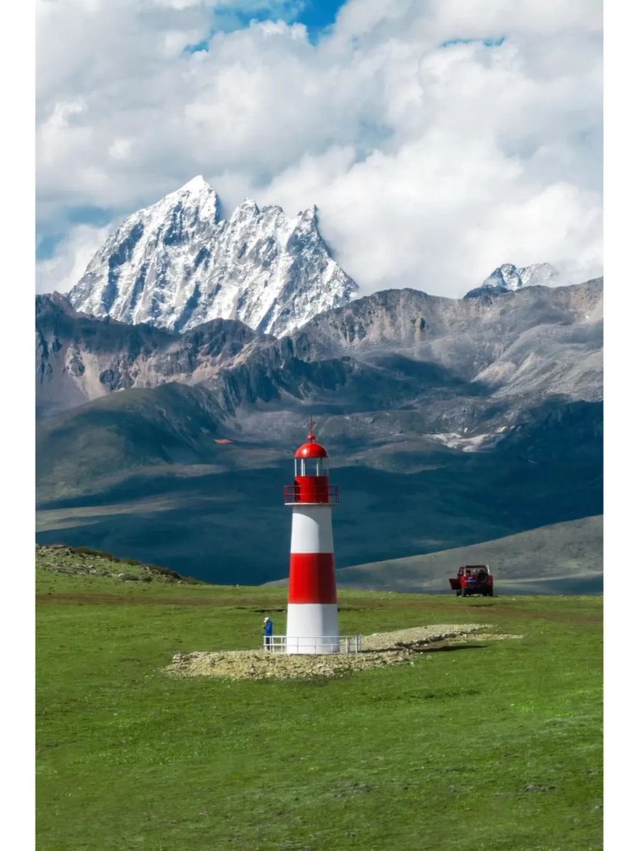 breaking - China builds the world's highest altitude lighthouse for influencers