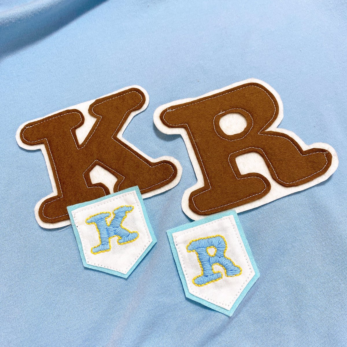 __ntm_kr's tweet image. おはようございます🍂

今日の目標📖
☑️記事構成作成シート

今週末は連休かつ運動会もあり
火曜日は幼稚園お休み､､､
今日追い込まなきゃいけない！

ただそんな時に限って長男発熱🤒
まあ、あるあるだよね。

🧵運動会に向けて急遽作ったワッペン
目印になるかな？

#DXUP
#webマーケ