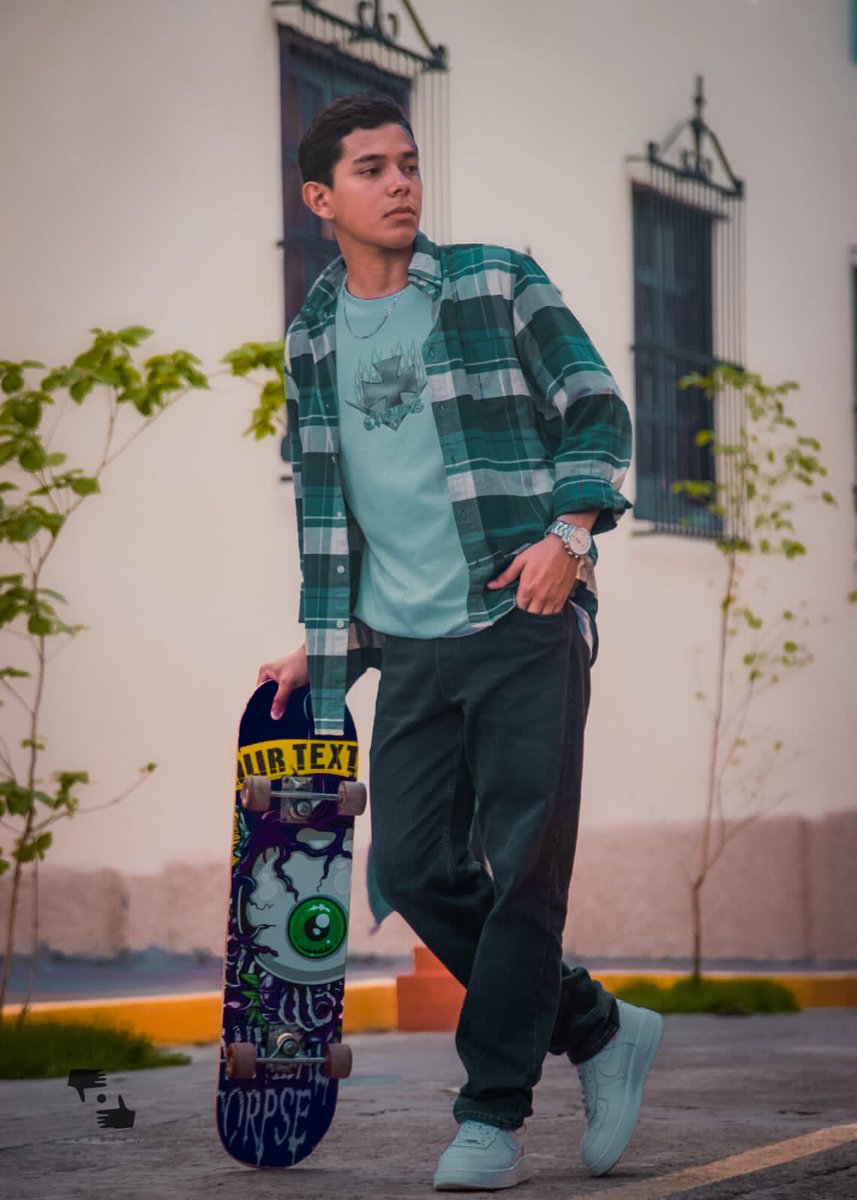 ErickRa1914's tweet photo. CANDIDATO A CHICO DERECHO&amp;APP 2023. 👑 

Ulises Ramón Bonilla Delgado.
20 años de edad.
2do año de la carrera de Derecho.
Barra color : Azul.💙 

#Fotografía: Paulur/kSanteliz
#CUUN1914
#RumboAChicoCUUN https://t.co/A2GtOjzmqJ