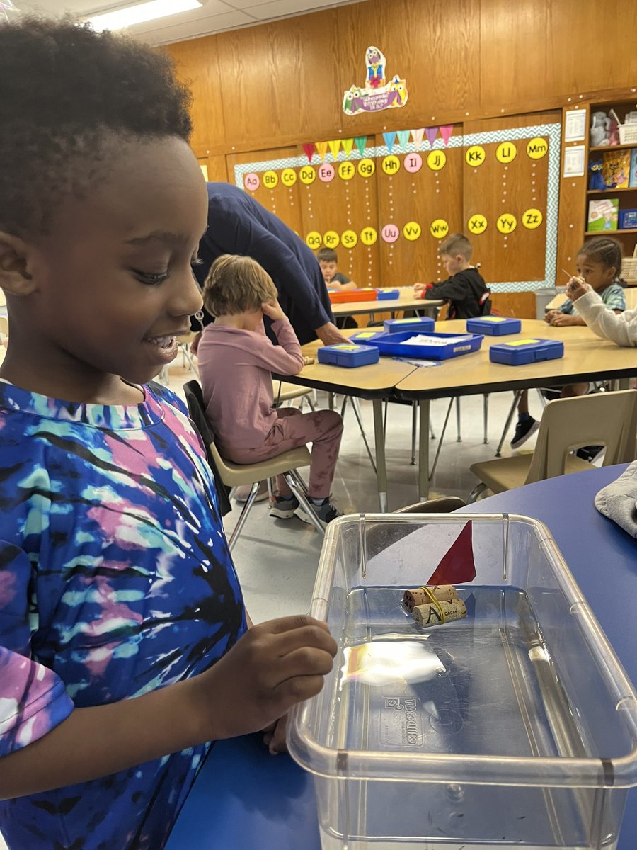 room8_isgreat's tweet photo. Rm 1 had their first STEM challenge. To
build a boat and then test it out to see if it floats! @LKellyMARSD @MARSDNJ https://t.co/wgf1th8Cx7