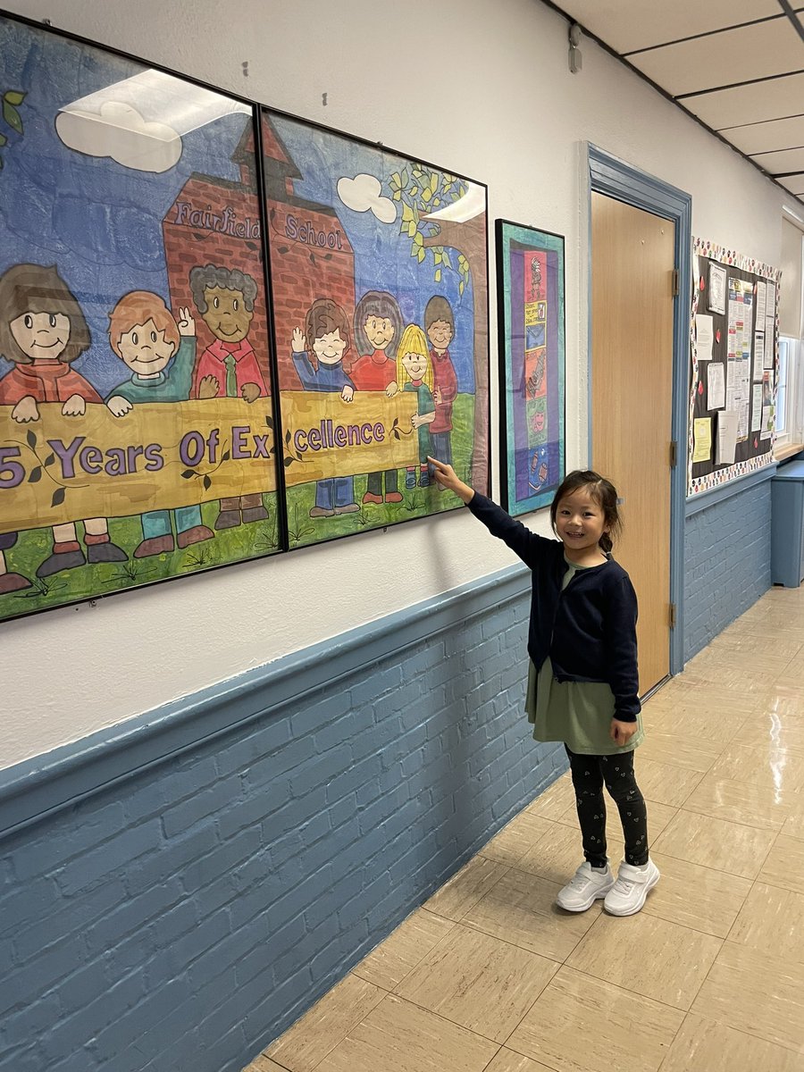 ENLFAIRFIELD's tweet photo. Playing I Spy on our way back to the classroom to spot things that are the color green! 💚 #ENLFFE #ColorWeek https://t.co/FrbI5DUhVQ