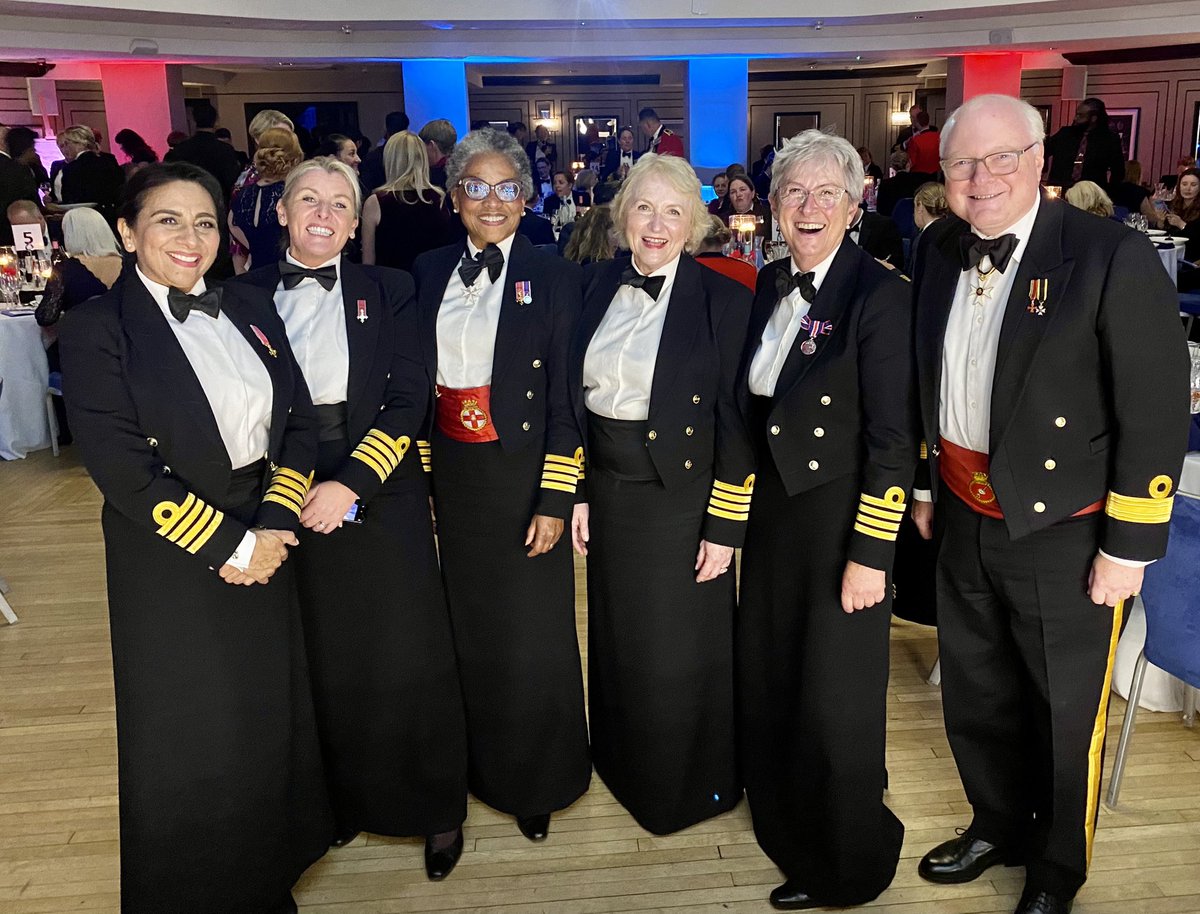 Privilege to join the 10th Anniversary celebration of the Naval Servicewomen’s Network this evening. NSN doing amazing work promoting an inclusive culture and helping shape future Royal Navy. Here with my fellow Honorary Officers! #NSN10 @navy_women @RoyalNavy @FirstSeaLord