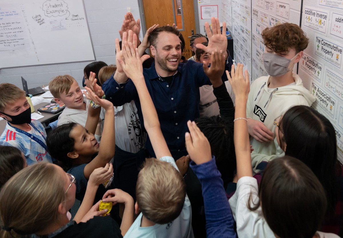 Happy #WorldTeachersDay 🌍🍎
Today, we celebrate the people who shape our future – our dedicated teachers! 👩‍🏫👨‍🏫
Teachers are the heart and soul of our communities and their passion, dedication, and tireless efforts inspire us all. 🌟 #HEBExcellenceinEducation