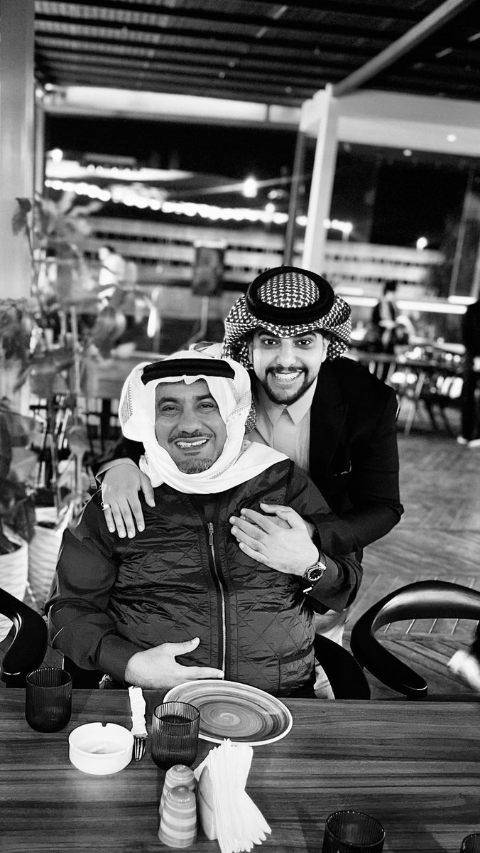 البساطة هي لذة الحياة هي جزء من السعادة الداخلية ، هي جزء من التواضع وحب الناس لك يختصر كل الكلام د.بندر💛
<a href="/Bhamooh/">بندر طلعت حموه 🇸🇦</a>