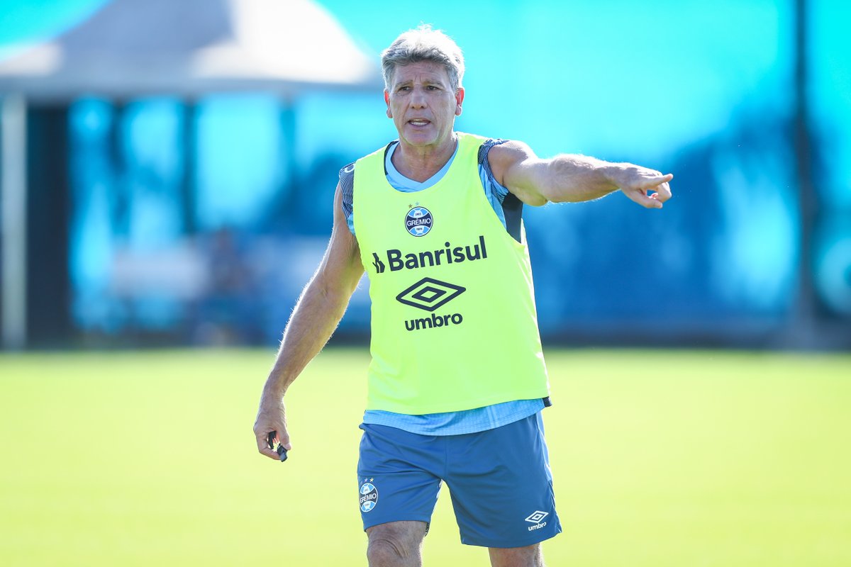 Gremio's tweet photo. TUDO NO SIGILO 🔐🇪🇪 Nosso comandante está trabalhando a sete chaves! O treino desta tarde foi mais uma vez fechado para a imprensa. Entre as atividades estiveram ██, ██ e ██. Nós falamos... sigilo total pro #Grenal440!

📸 Lucas Uebel | Grêmio FBPA

https://t.co/SJK25wBovq https://t.co/jYMhWZNKkf