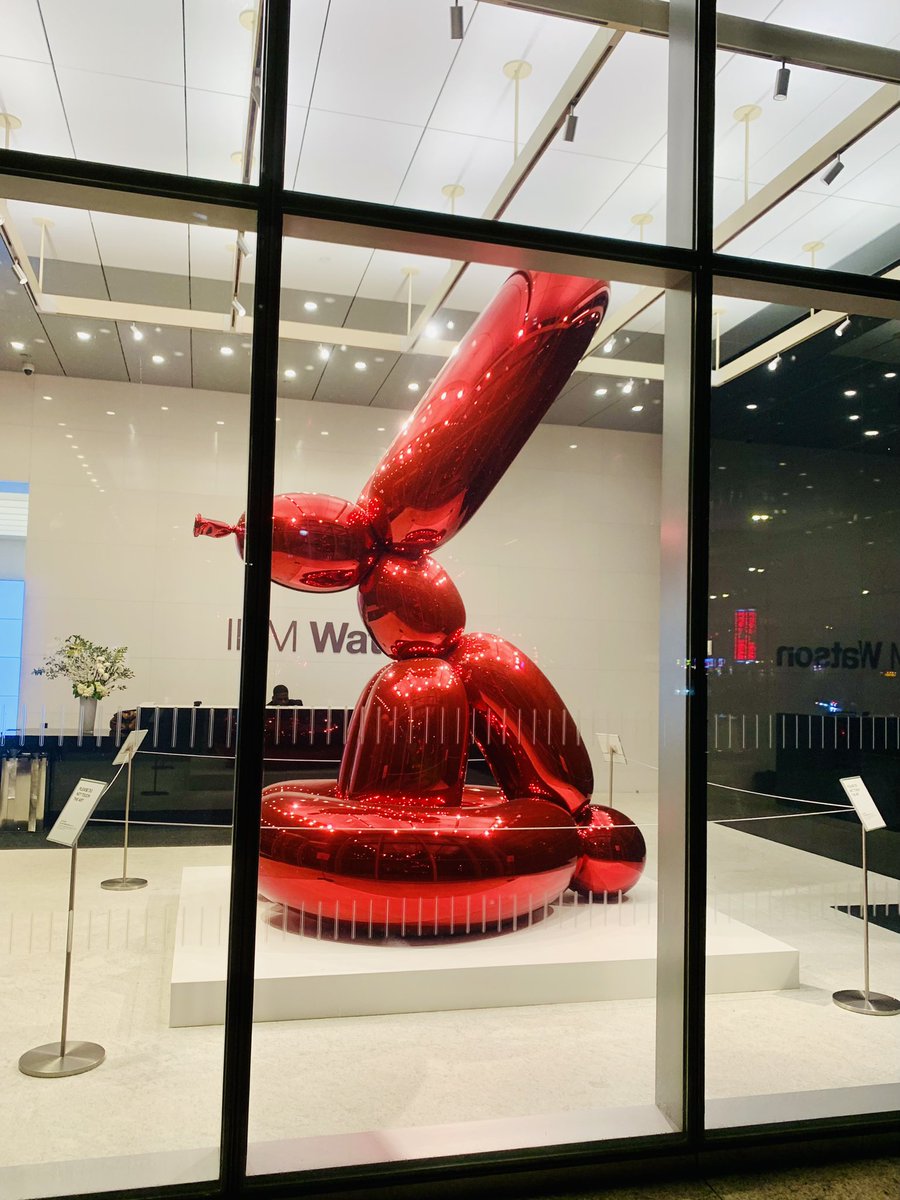 AuskarSurbakti's tweet image. Just an actual #JeffKoons ‘Balloon Rabbit (Red)’ sculpture in an office lobby 🤷🏻♂️😍🐇 #IBMWatson #NewYork