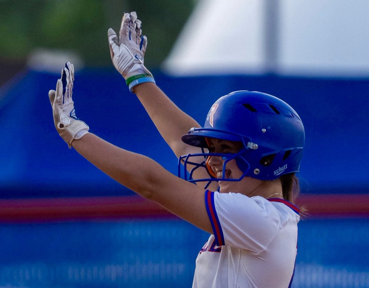 EmmaFegan06's tweet photo. national softball day!🥎 to the sport that makes me the happiest &amp; has given me some of my greatest blessings❤️ https://t.co/Am9loD1Arj