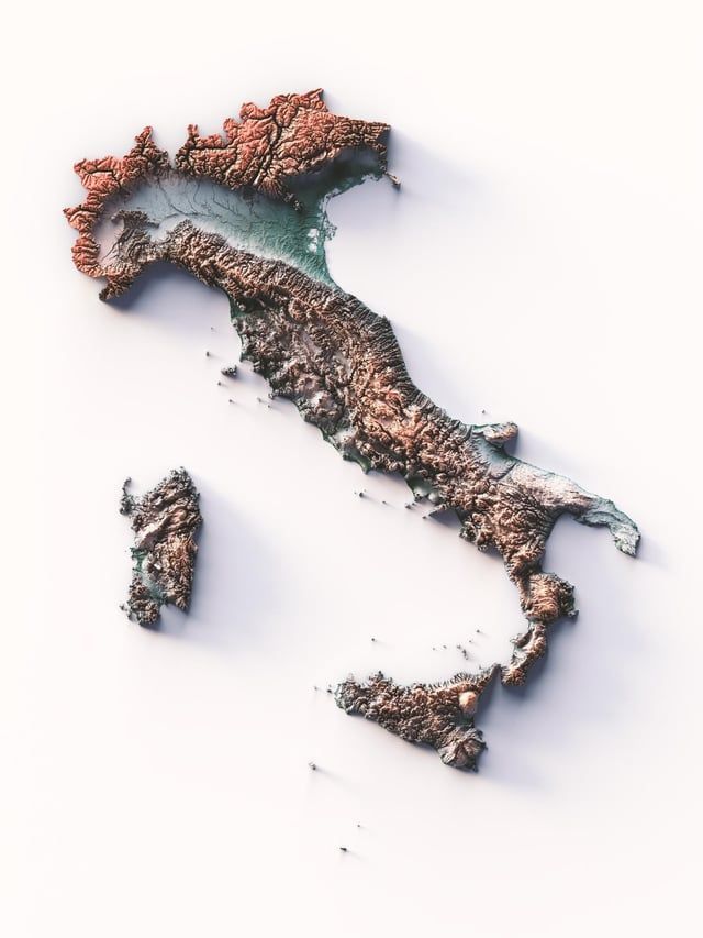 I love this exaggerated relief map of Italy because it emphasizes the role of the Po Valley so beautifully. It's Italy's most important industrial and agricultural area and an important reason Northern Italy is much richer than Southern Italy. Source: buff.ly/45jNBvv