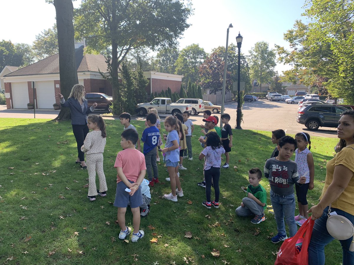 We enjoyed learning about our community on our Village of East Williston walking trip. Getting to speak to some of our community helpers (like the mayor, librarians, and firefighters) makes us appreciate our community so much more. ♥️ #ewlearns