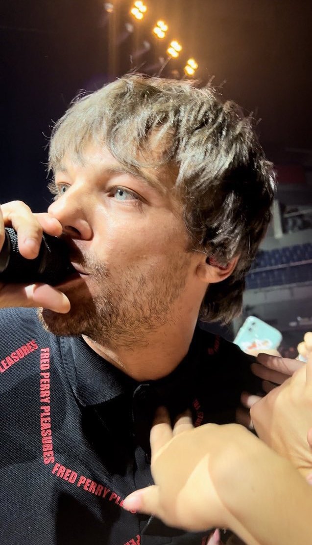 louisdailypromo's tweet photo. those ocean eyes! https://t.co/vK0P4QpxIu