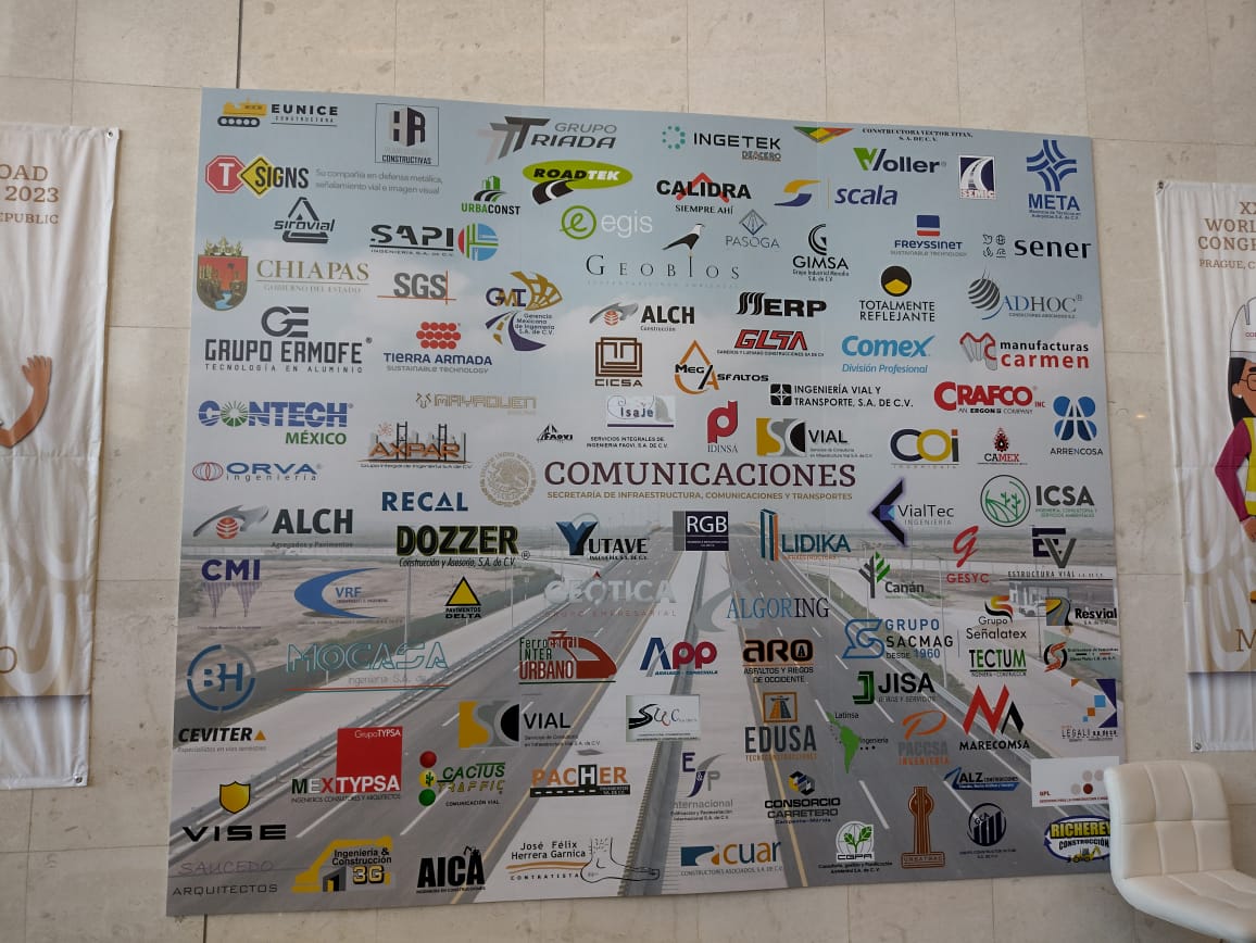 SCALA_SA_de_CV's tweet photo. ¡Estamos en Praga, República Checa! 👏🏻📍
Nuestro especialista en Puentes, el Ing. Noé Xochicale, se encuentra en el XXVII° Congreso Mundial de la Carretera organizado por la Asociación Mundial de Carreteras (PIARC). 
#CongresoMundialdeCarreteras2023 #PIARCPraga #ExpertosenPuentes https://t.co/t02J9EXLzi