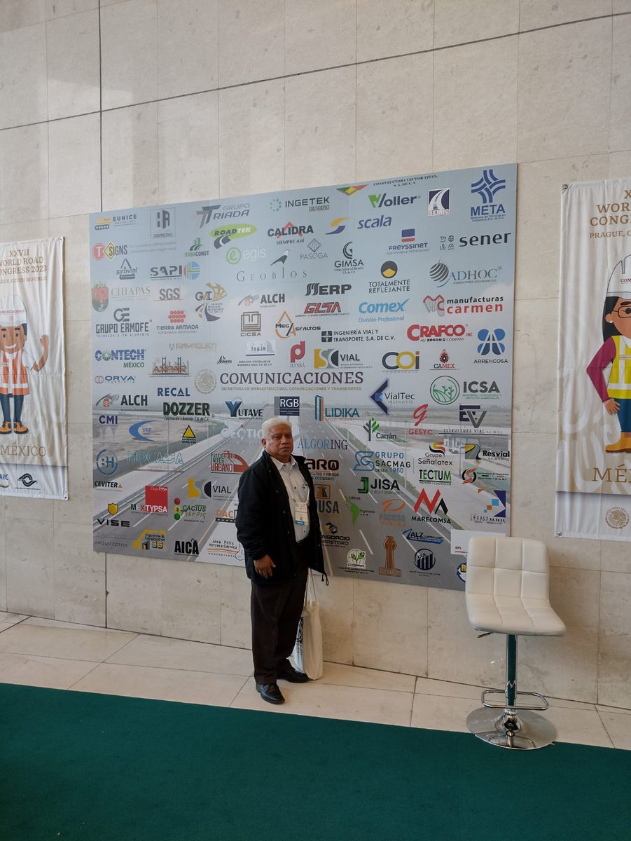 SCALA_SA_de_CV's tweet photo. ¡Estamos en Praga, República Checa! 👏🏻📍
Nuestro especialista en Puentes, el Ing. Noé Xochicale, se encuentra en el XXVII° Congreso Mundial de la Carretera organizado por la Asociación Mundial de Carreteras (PIARC). 
#CongresoMundialdeCarreteras2023 #PIARCPraga #ExpertosenPuentes https://t.co/t02J9EXLzi