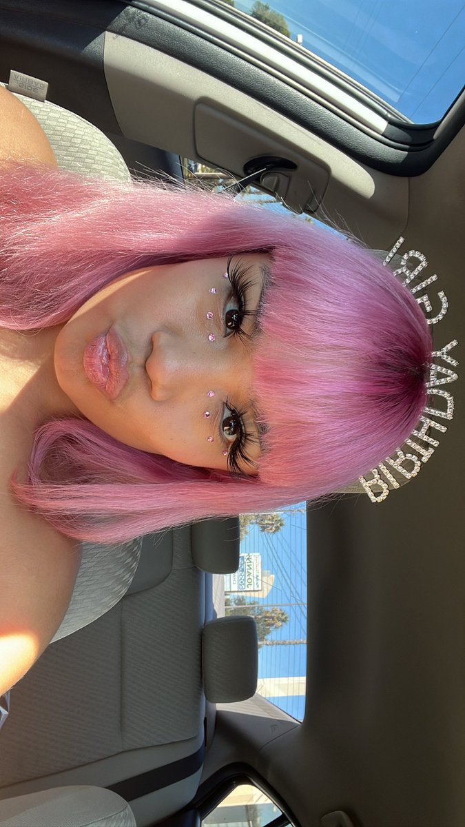 bbgrlsui's tweet photo. 24 is looking GOOD #LibraGang https://t.co/T4JVciuQjm