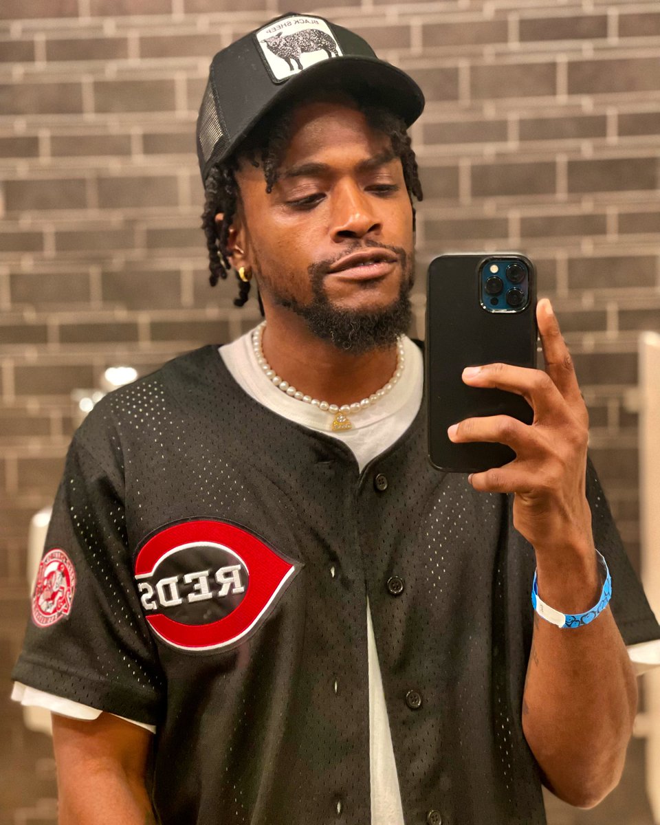 I was outside Sunday #TBT 🖤❤️🖤❤️