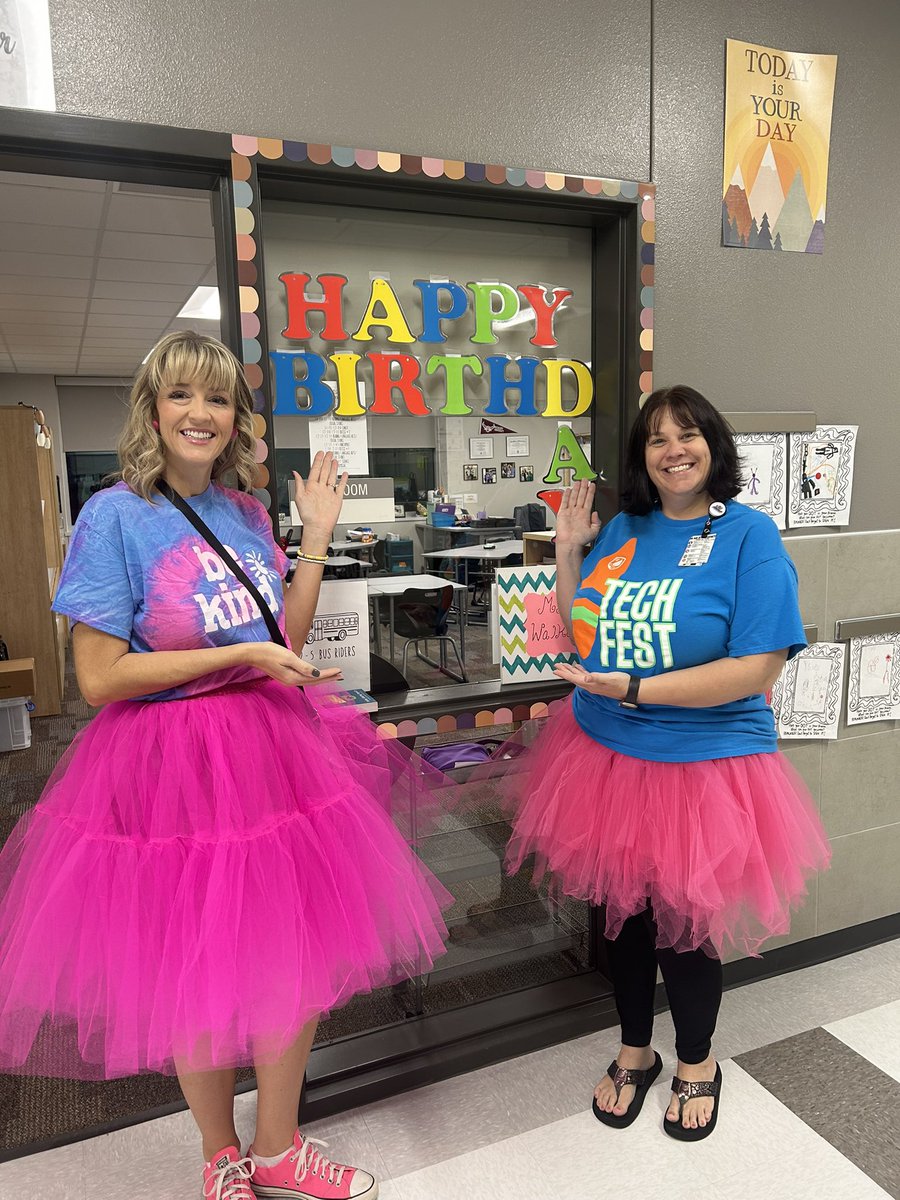 MsWalkerHES's tweet photo. @nearpod I teach because I love showing the kids how much fun it is to learn!! https://t.co/xA1msEpElR