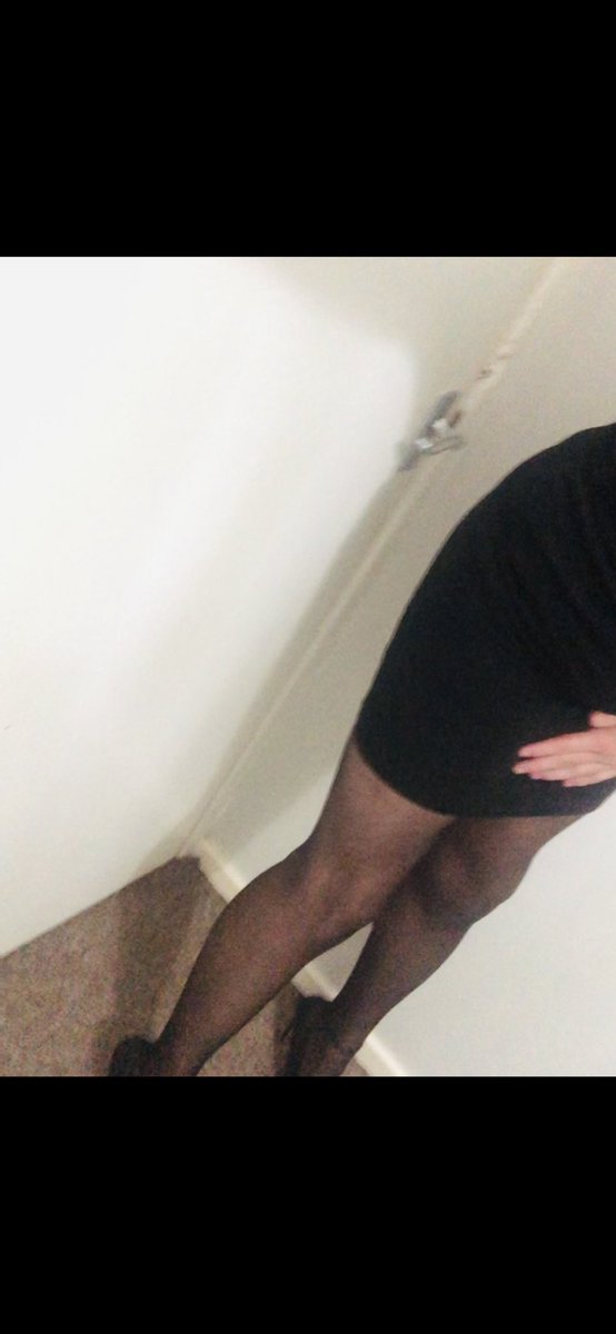Msnylon's tweet photo. Boots or stilettos? Would would you have me in 😉 😈 #nylon #boots #stiletos #crossdresser https://t.co/7HknnBhZHq