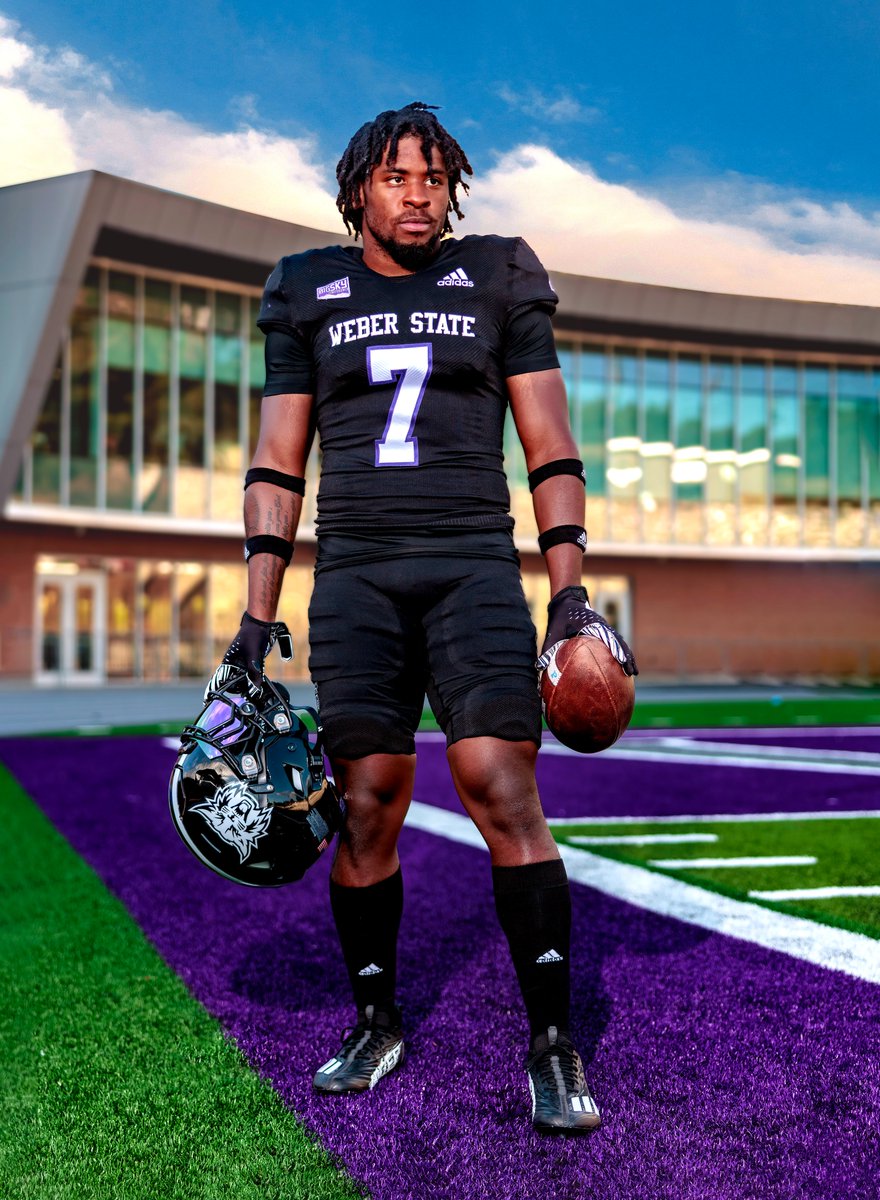 weberstatefb's tweet photo. The Blackout 👀 for Saturday! 

⚫️⚫️⚫️

#WeAreWeber | @KrisJackson__7 https://t.co/v3o3jOkxpe