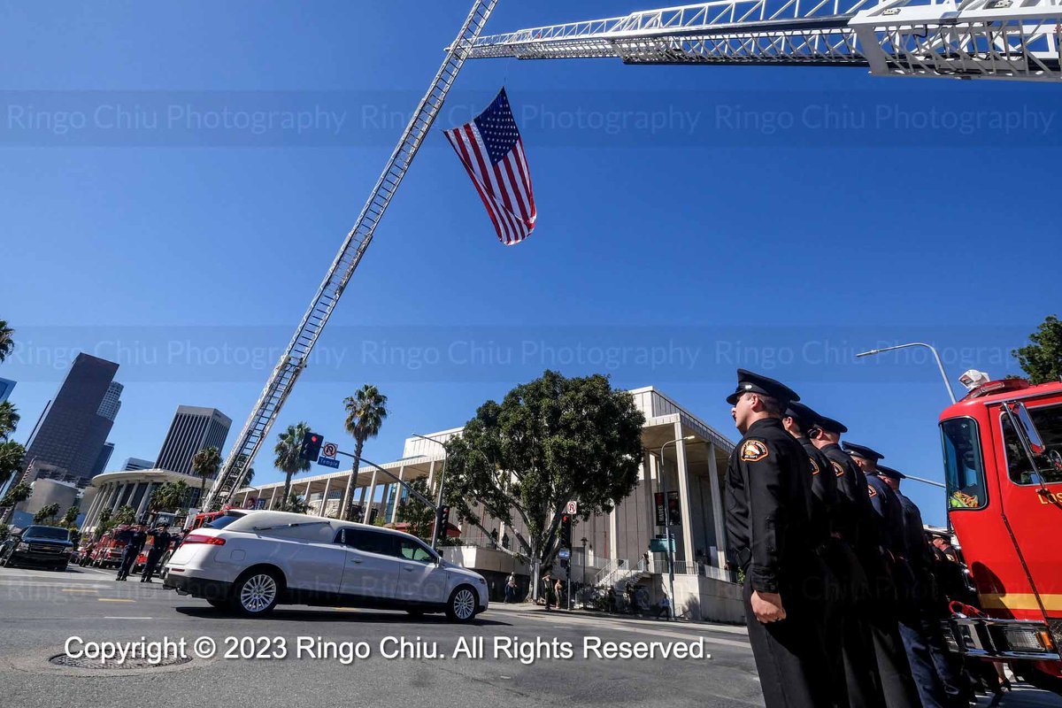 ringochiu's tweet photo. Final salute  to Los Angeles Sheriff's Deputy Ryan Clinkunbroomer, who was gunned down  in his patrol vehicle near Palmdale, California, last month. #deputysheriff #funeral https://t.co/n4cMynOFTj