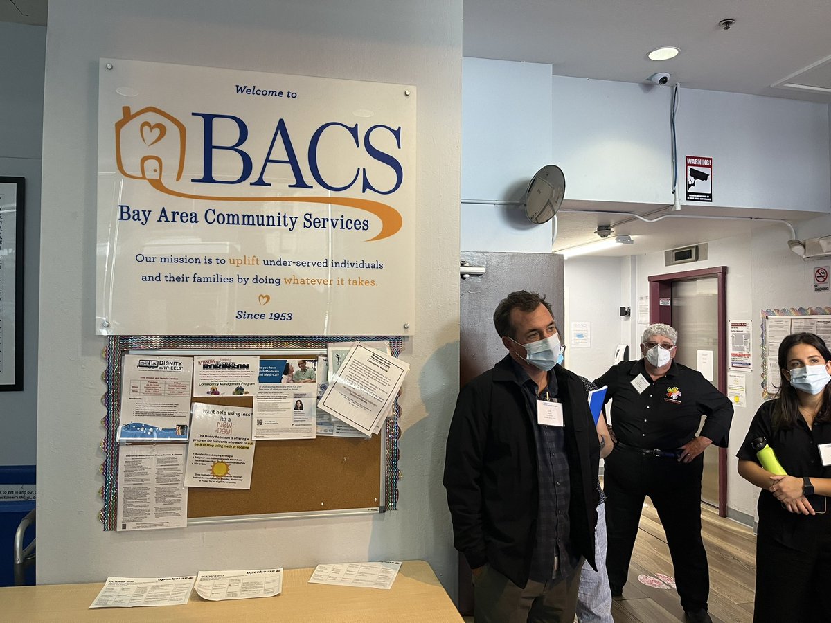 LorieMartinCHCS's tweet photo. Inspiring site visit to learn about the innovative peer support program at the Henry Robinson Center in Oakland #Partnershipsforaction #harmreduction @CHCFNews @CHCShealth https://t.co/PxQ2r4aS3t