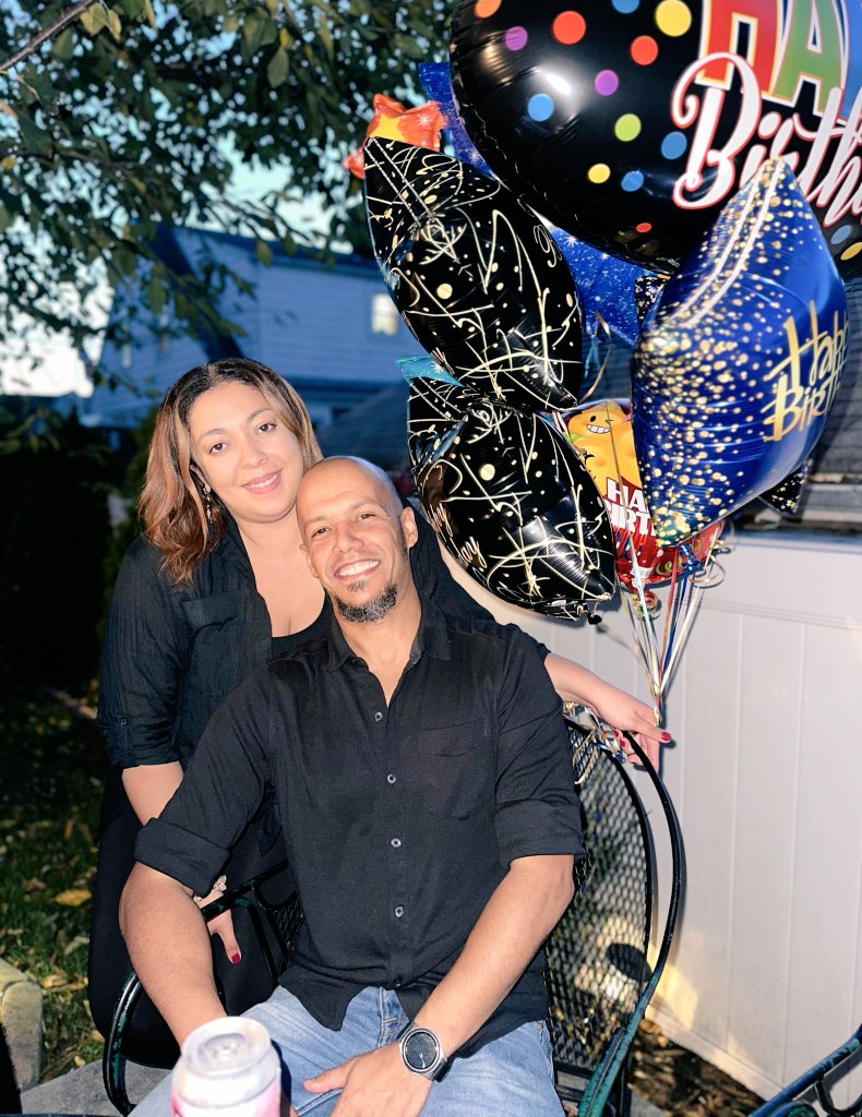 OasisJaguaresco's tweet photo. Gracias a todos por hacerme sentir un tipo simplemente feliz en estos 45 veranos.. #Malucos #Year45 #ElClandelaFuria #RazaenExtinción @brendayahaira @BiaggiPichardo @mecoturbo1981 @cardenas1811 @Thehooksteak @Elizandra_M @eurihgutierrez @ElliasMendoza @dario_lebron @OlivoBatista https://t.co/sx0u4eXI6K