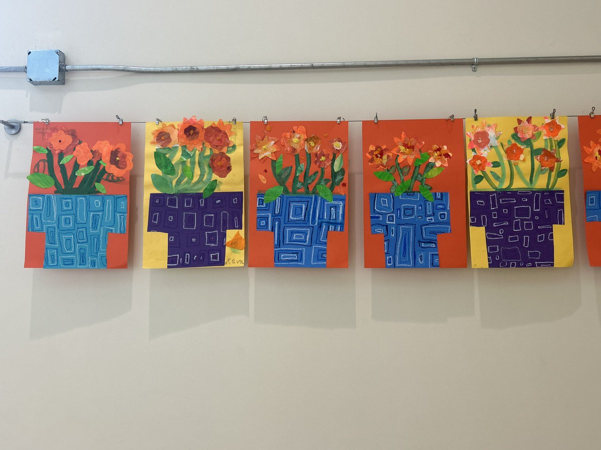 WROE_encore's tweet photo. Marigold Masterpieces on display!! Great work Dragons! #HispanicHeritageMonth 

@wrodell35 
@LisaOber68 
@mlez4 
@MsD__edu https://t.co/xvWhpIlwnU