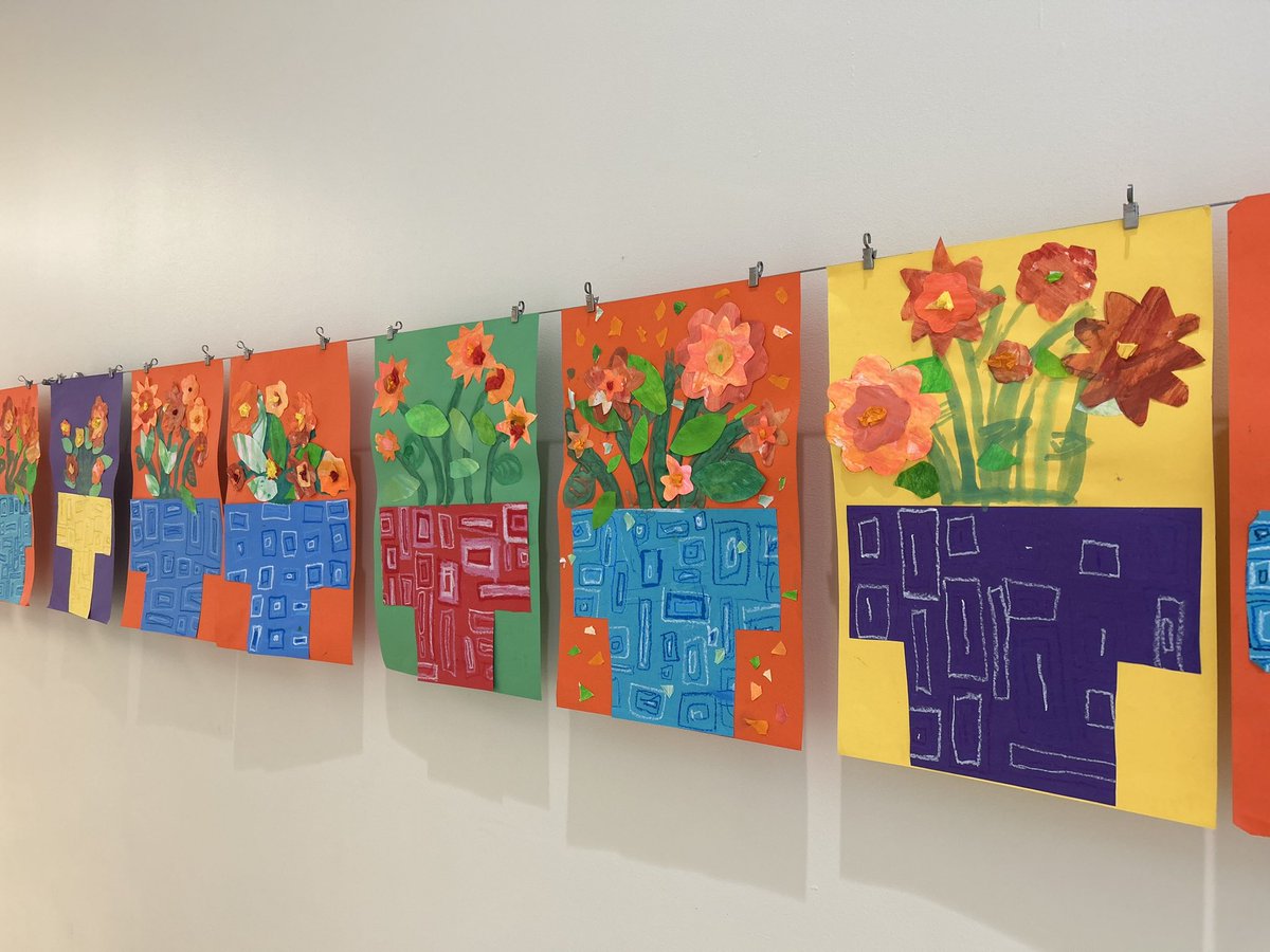 WROE_encore's tweet photo. Marigold Masterpieces on display!! Great work Dragons! #HispanicHeritageMonth 

@wrodell35 
@LisaOber68 
@mlez4 
@MsD__edu https://t.co/xvWhpIlwnU