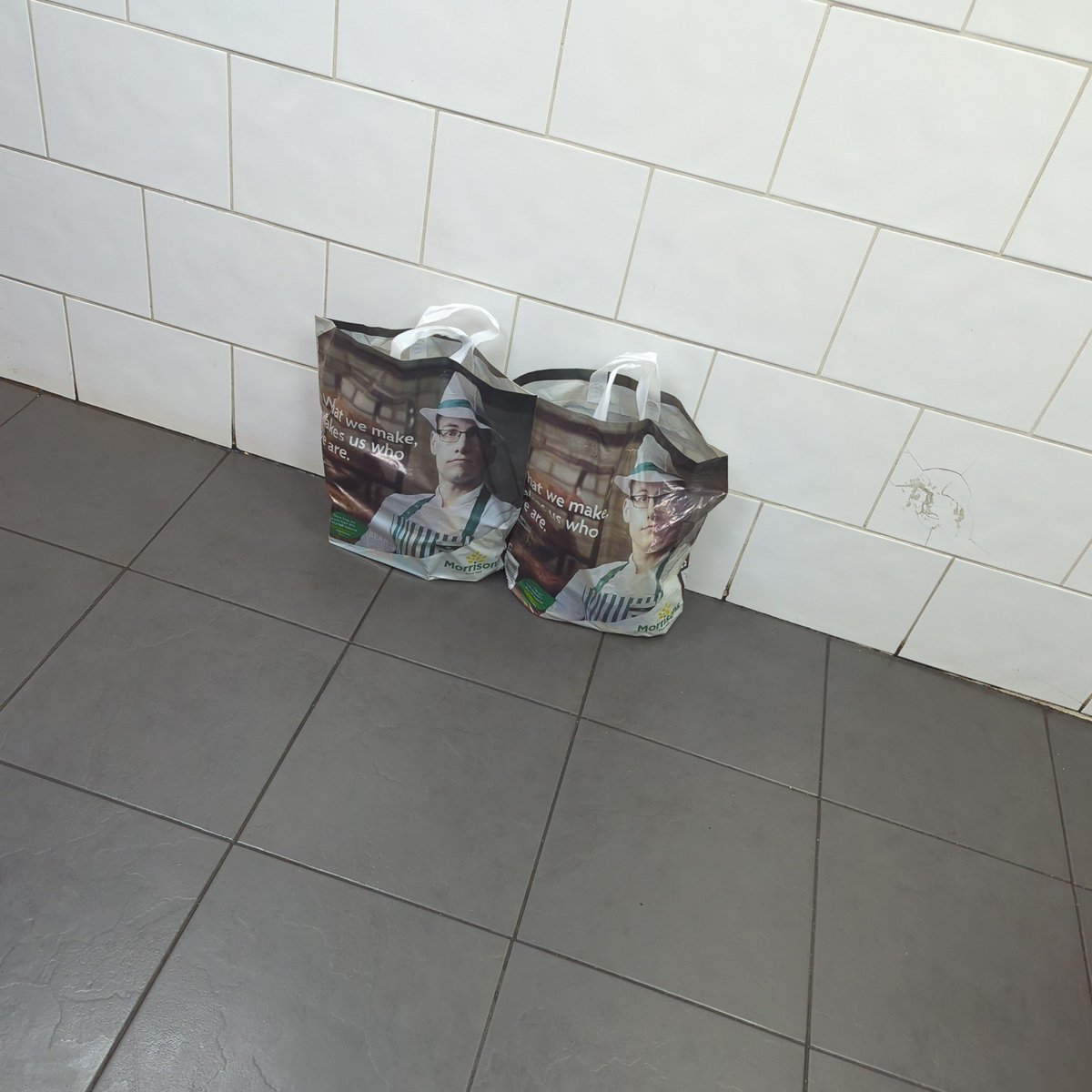 ConClubArmy's tweet photo. #BagWatch
Dan's been to Xpress Pizza in Shefford
@DanielCurry6 https://t.co/xTJ8nJNDsm