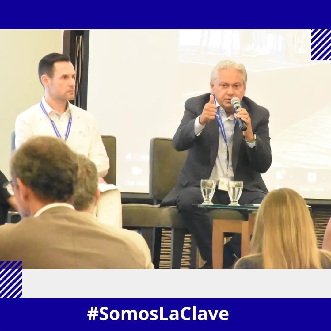 Hilo🧵 1/3 #VAsamablea General

Conversatorio: Enfoque económico de las migraciones

Un panel integrado por: 

Mónica Cuevas, analista IRCC <a href="/CanadaDev/">Development Canada</a> 

Julio Croci, coordinador de procesos intergubernamentales y enlace sociedad civil <a href="/UNmigration/">IOM - UN Migration 🇺🇳</a>