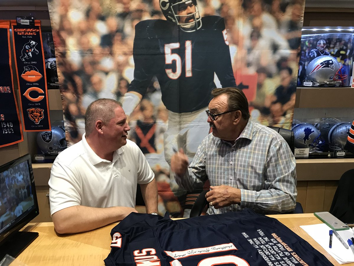 cigarswede's tweet photo. RIP @thedickbutkus you were such an influence. #DickButkus
#hof79
#MONSTEROFTHEMIDWAY https://t.co/r8bUsXtSy9