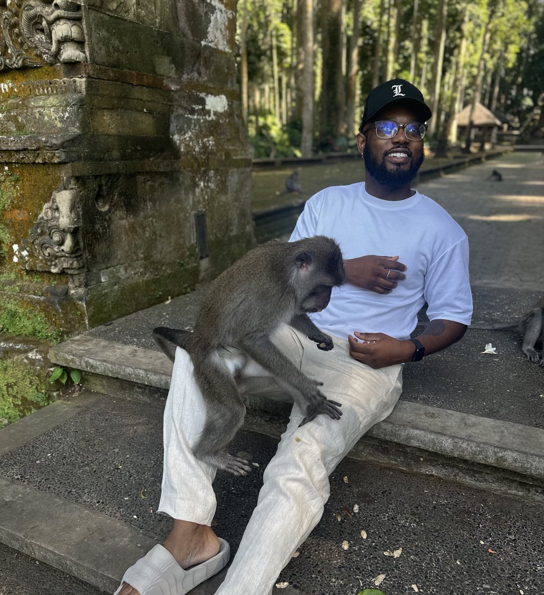 BelowDaHype's tweet photo. Asia tour was everything. 10/10 gotta run this back with the bros. https://t.co/WXI7aPuwQN