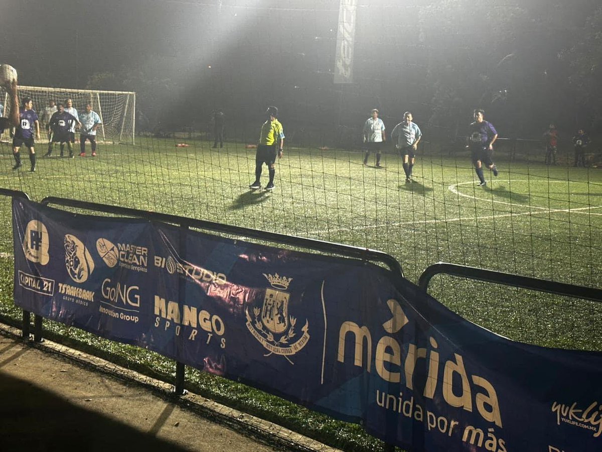 ¡Qué partidos! Visitamos ayer a los equipos representativos del <a href="/AyuntaMerida/">Ayuntamiento Mérida</a> de la Liga 2XL, que vivió una intensa jornada 6. 

 ¡Mucho éxito a todos! 

#ElDeporteNoDescansa #CreciendoJuntos