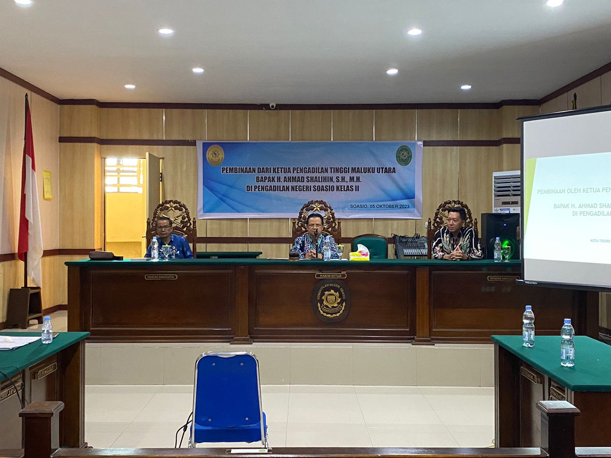 ptmalut's tweet photo. Kamis (5/10/2023) YM. Ketua Pengadilan Tinggi Maluku Utara melakukan Pembinaan di Pengadilan Negeri Soasio https://t.co/jipRQ98u0o