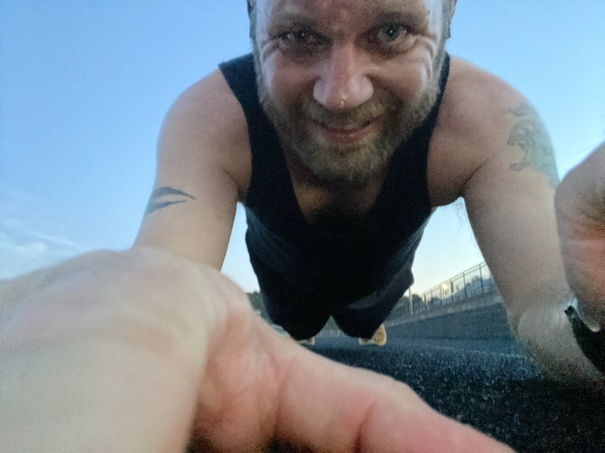 KeithPiccard's tweet photo. @GRMarathon @MikeREarnshaw @martian434 @ziz87 @RyanBJackson1 @mccreah10 @MistahBruno @fit_leaders @MelindaHoward4 @ValChavez2018 Day 5 of 377 days until @GRMarathon & pain was better after things loosened up; I feel like I’m about 75% back! Got my #OctoberPlankChallenge in too!. @MikeREarnshaw @martian434 @ziz87 @RyanBJackson1 @mccreah10 @MistahBruno @NathalieR71 @fit_leaders @MelindaHoward4 @ValChavez2018 https://t.co/uSS4Oy4BHt