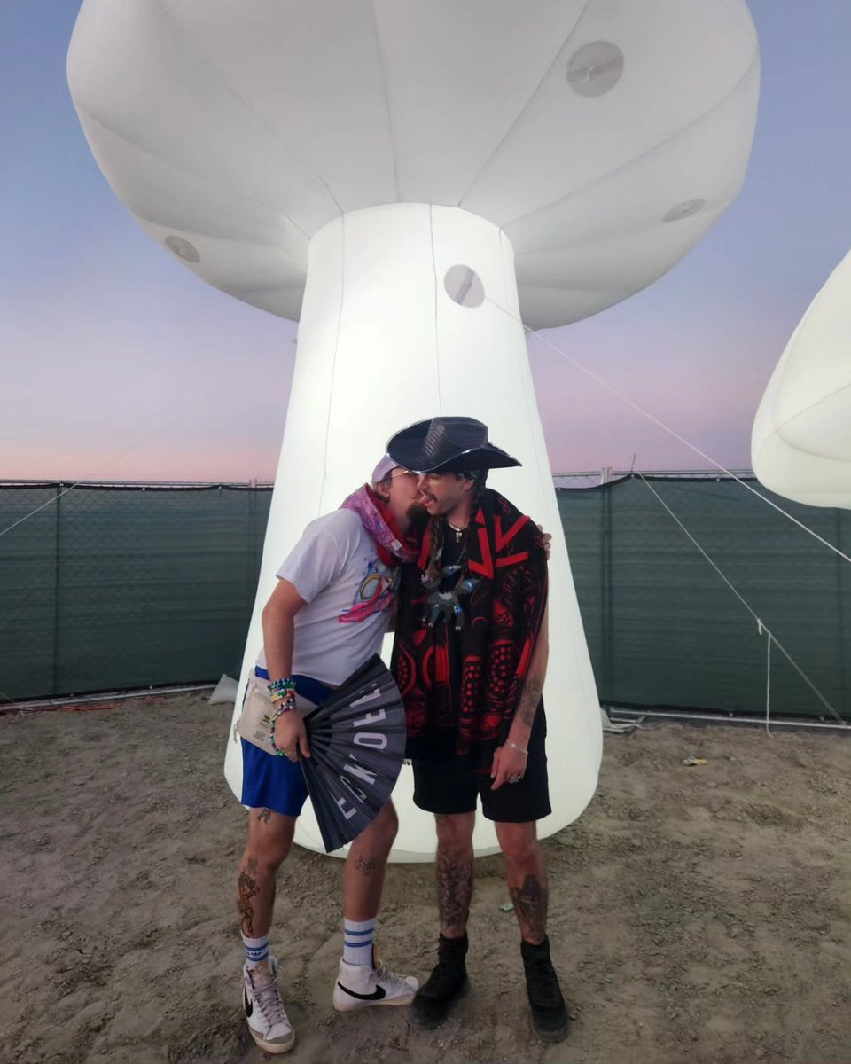 GabeGalileo's tweet photo. Some pictures from das that were too good to not make it out the camera roll https://t.co/Fio9kEQWb9