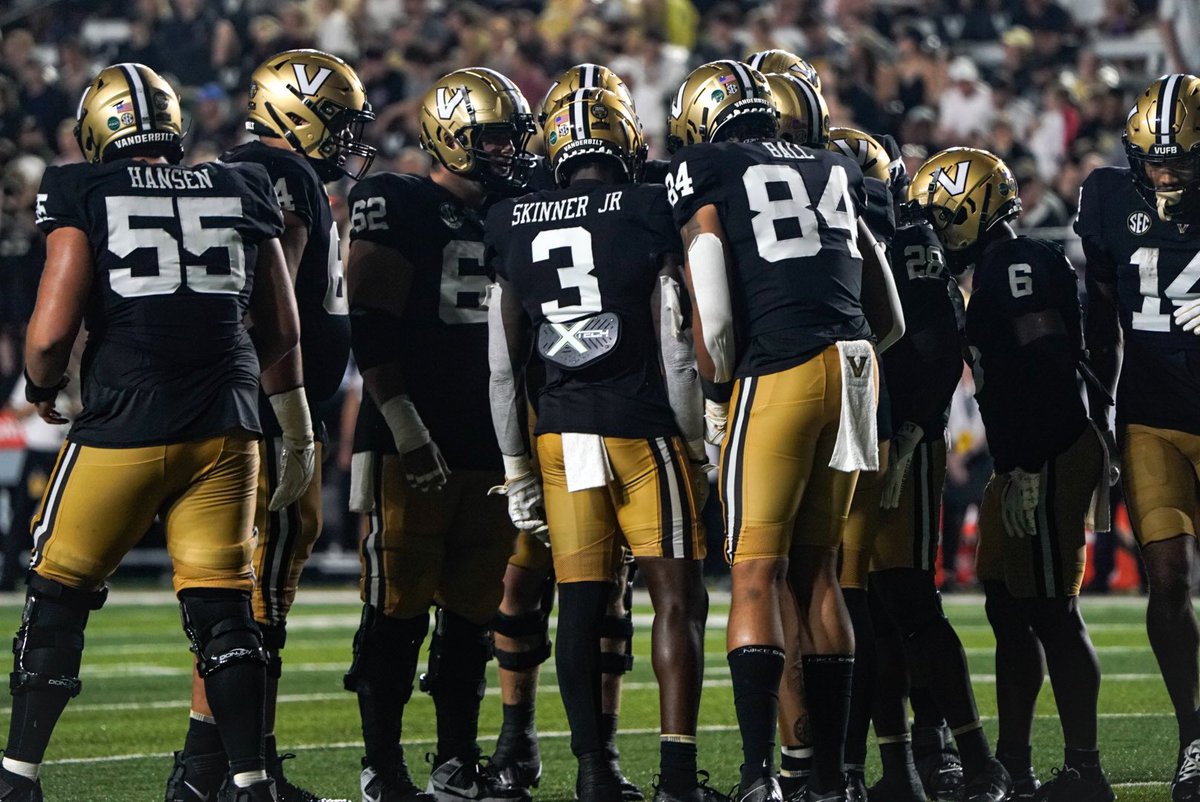 Extremely excited to say I have received my first offer to Vanderbilt University ‼️🖤💛<a href="/Coach_BHolmes/">Breon Holmes</a> <a href="/brucewill15/">Bruce Williams</a> <a href="/Coach_Sheets1/">Coach Sheets</a> <a href="/pepman704/">Matt Morrow</a> <a href="/VandyFootball/">#14 Vanderbilt Football</a> <a href="/coxmillftbl/">CMHS Football</a> <a href="/CoxMillSports/">Cox Mill Athletics</a> <a href="/charlottepreps/">Observer Preps</a> <a href="/PrepRedzone/">Prep Redzone 🏈</a>