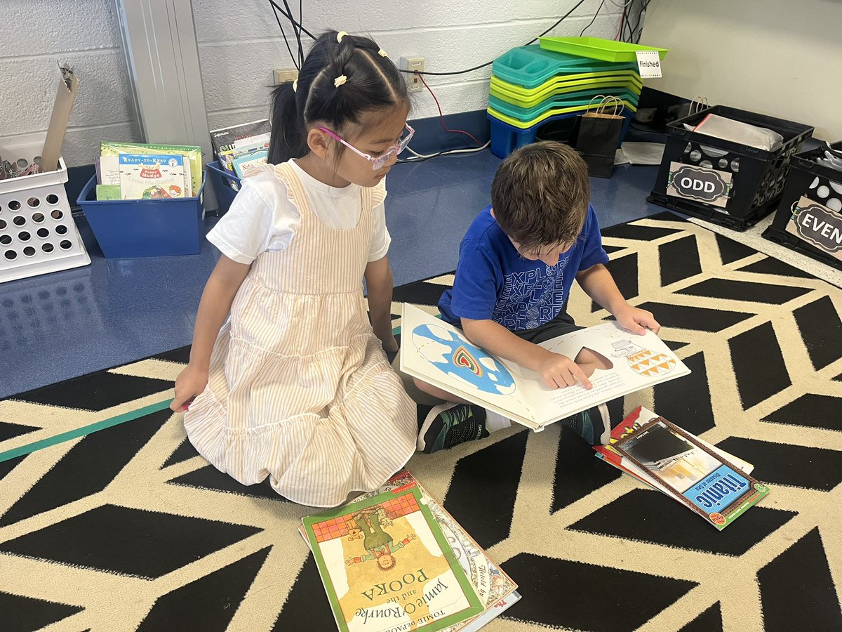 We love partner reading with our friends! 🤩📚 @CherryLaneCP1