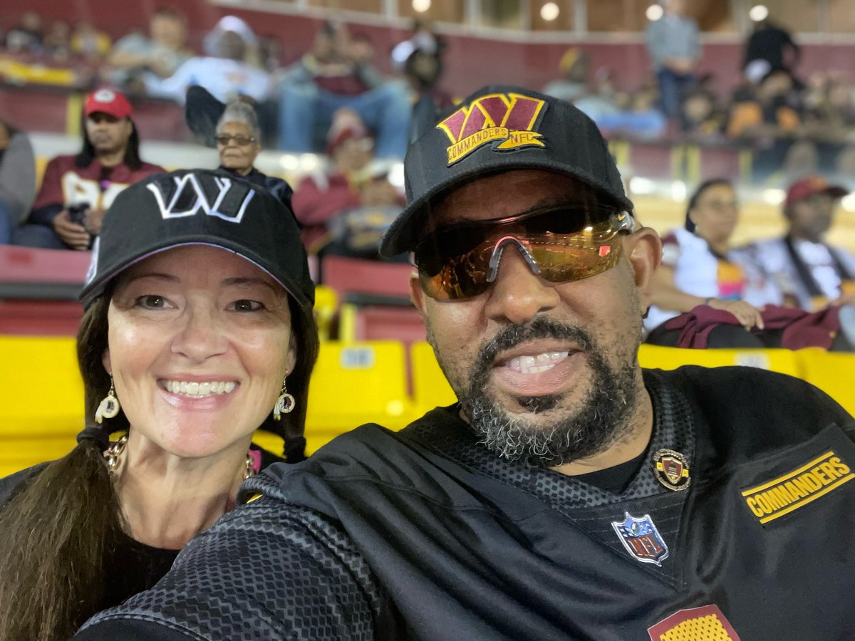 Crystal_Mc_R's tweet image. Let’s get that W, @Commanders!!! #HTTC #DCTweetTeam #CrucialCatch 💕 #BlackoutGame 🖤 @HawkDiesel1906