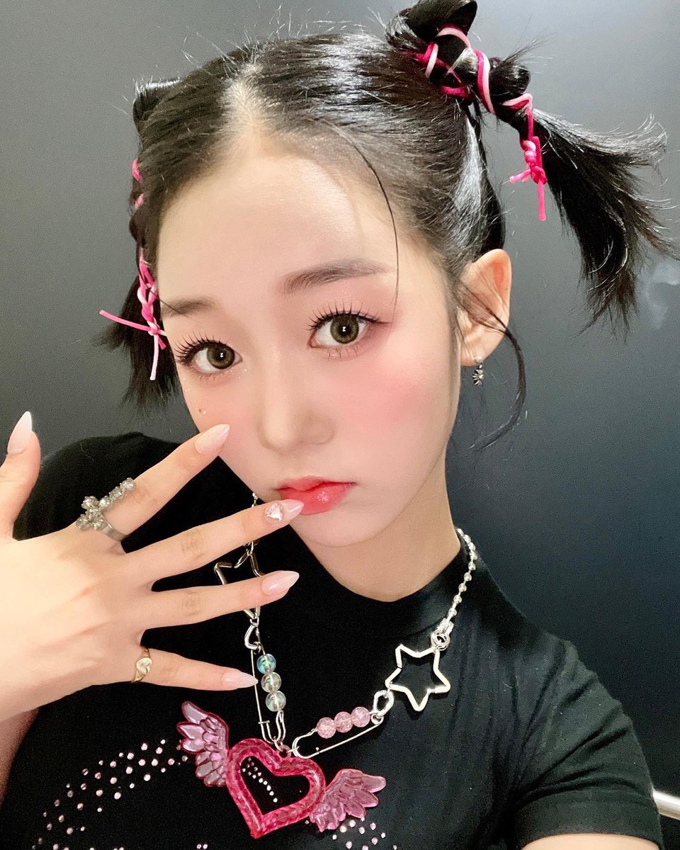 Estoy teniendo una #𓊈ある𓊉·𓇽·𝐢ll𝕦s𝐢𖦹n pero todo vale la pena si se trata de <a href="/purpleiades/">𝚙𝑙eia𝚍es ୭ 𓈒*</a> y en modo gritona voy a decir #𝚐𖠇᭄ʼ𝐦em𝕖M.

=͟͟͞͞ 𝗞𝚑α𝚒 𝑖n 𝐭ʜ𝐞 ུⲊ𝚔𝕪 ༉☁️‧₊